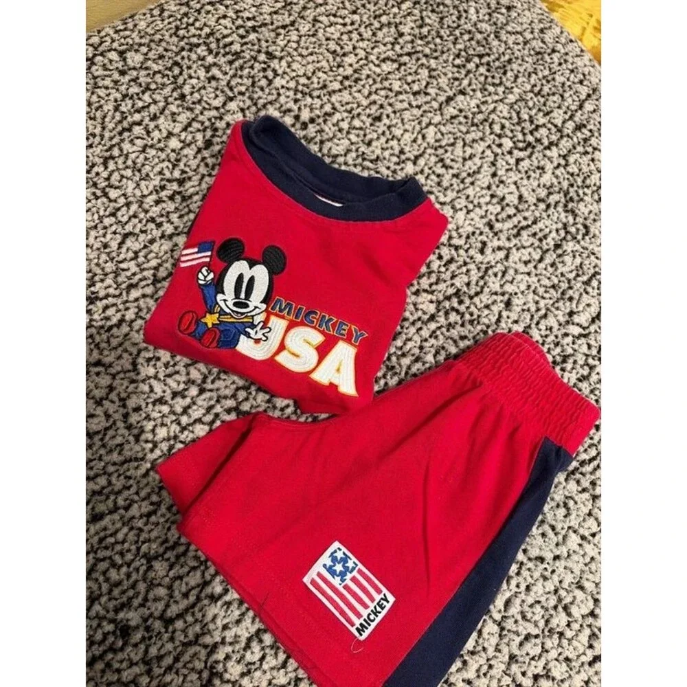 Vintage Disney store outfit  shorts and t shirt